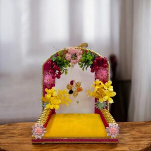 Laddu Gopal Singhasan