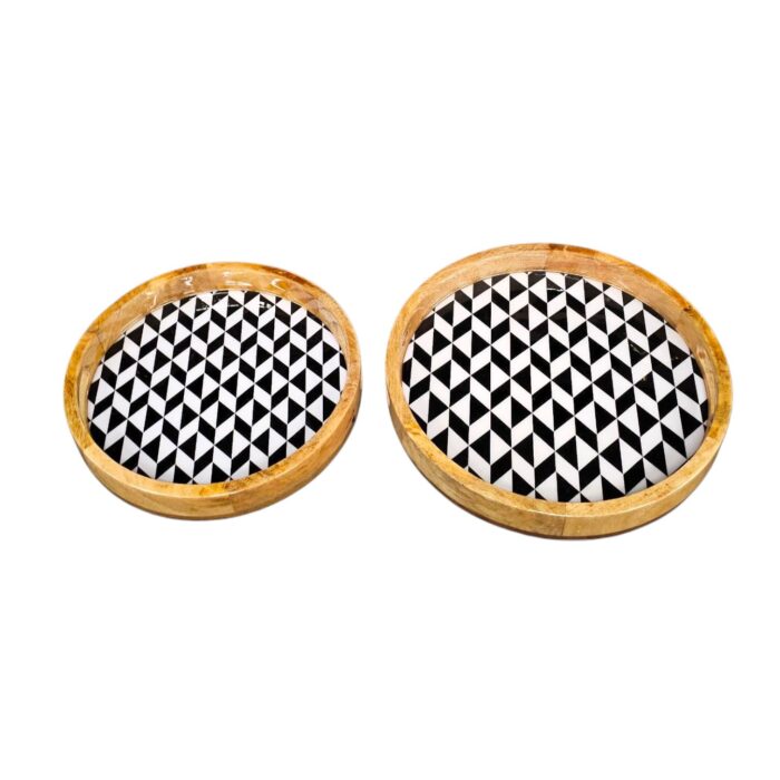 Set of 2 serving trays with high gloss finish on a Mango wood trays