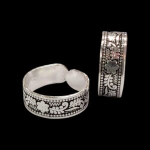 Embossed pure silver toe rings with silver oxidized finish