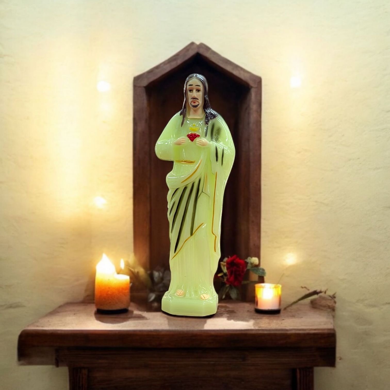 PXL_20251117_220146867 (2).jpg Statue of phosphorescent Jesus Sacred Heart - 10 inch - Image 1