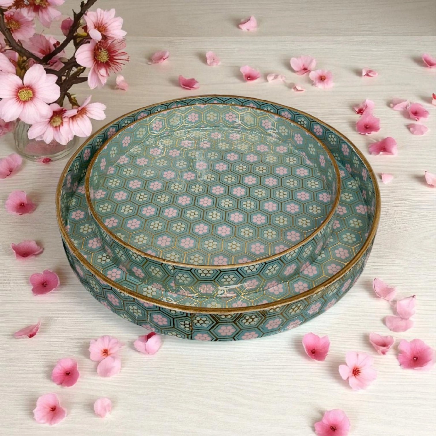 Serving Tray Set of 2 | High gloss with gold inlay Luxury wood serving tray set, 12-inch and 10-inch, with glossy finish and gold accents.