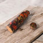 Detail of the wide mouth and secure screw-top lid on the 1-liter copper bottle.