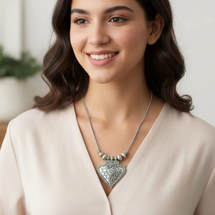 Oxidized Pendant chain necklace - Image 3