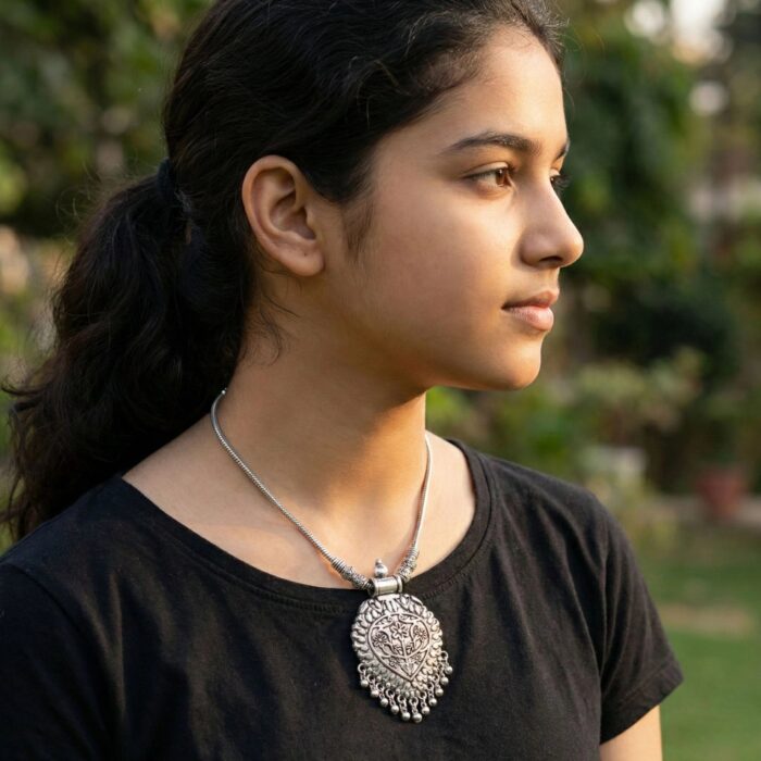 Oxidized Pendant chain necklace - Image 2