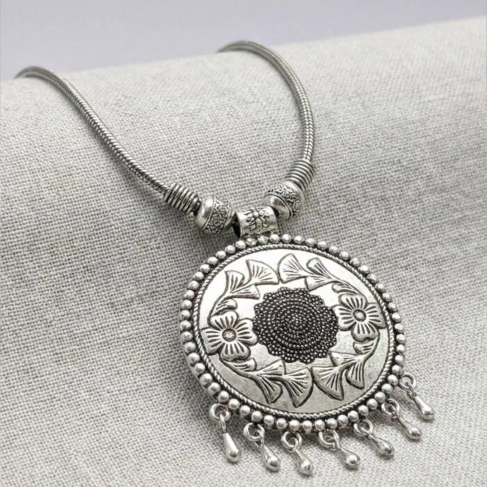 Oxidized Pendant chain necklace - Image 6