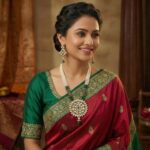 Royal Jadau Kundan necklace with matching earrings