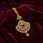 Ethnic Indian maang tikka kundan