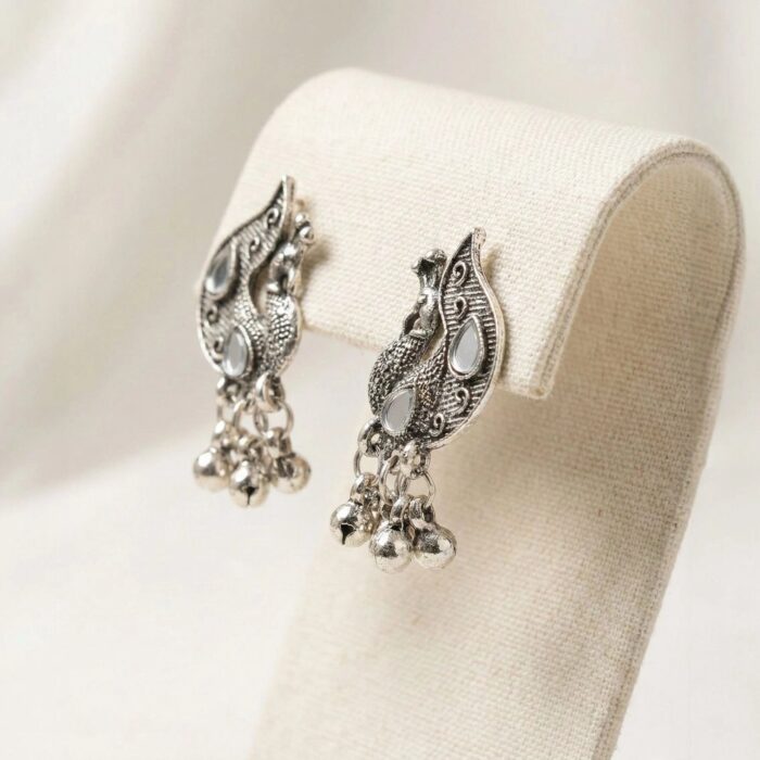 Shop elegant Indian Silver Oxidized necklace sets featuring Kundan