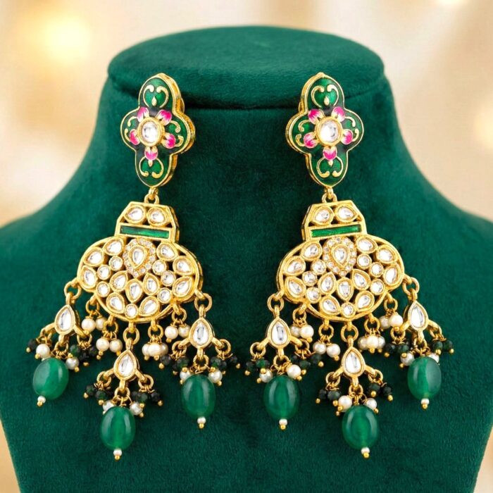 Rajwada Royale Kundan Choker Set with Earrings & Maang Tikka - Image 3