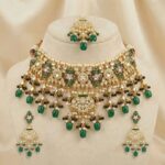 Traditional Rajwada style jewelry set | Kundan choker with earrings and tikka
