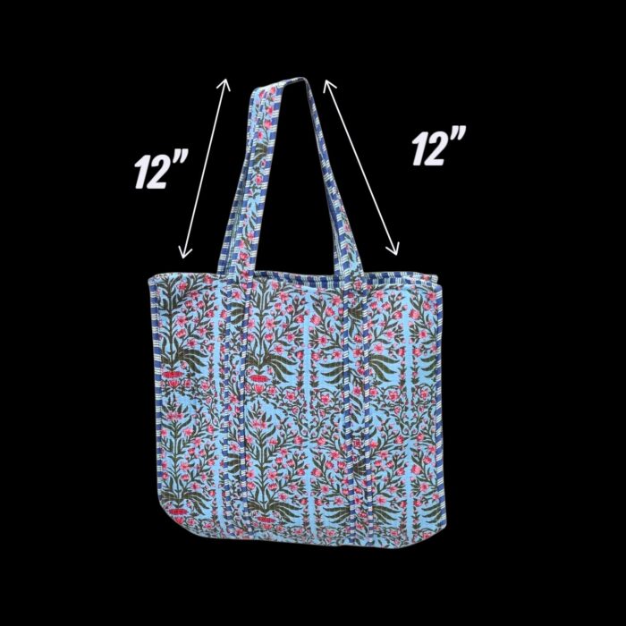 Spacious quilted tote bag with inside pocket