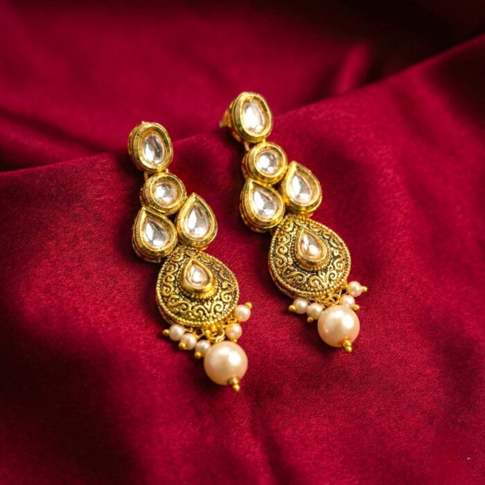 Swarnika - Aira Matching Kundan earrings