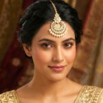 Kundan Stone Work - Maang Tikka - White - Image 2