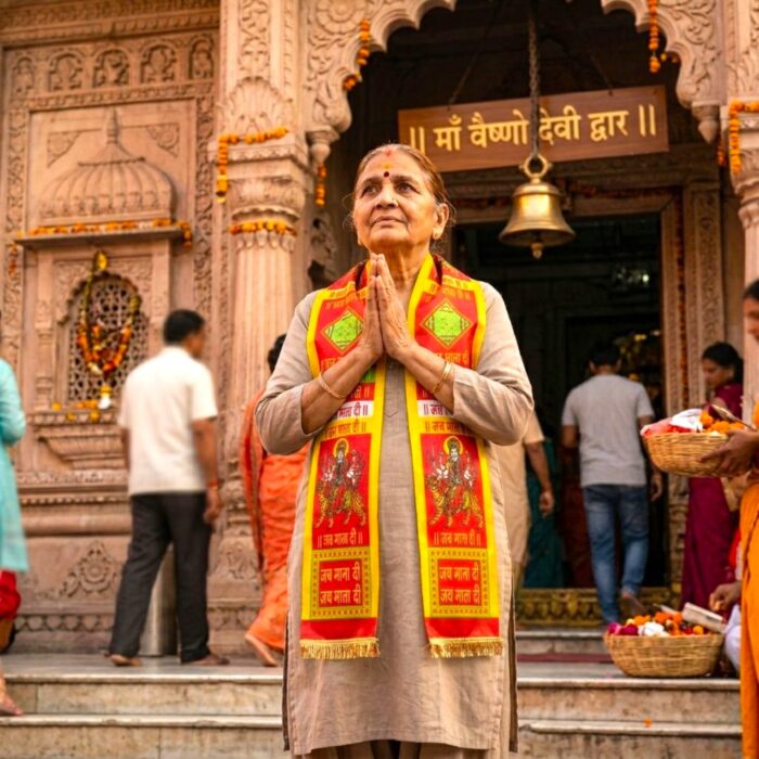 Pair of "Jai Mata Di" stoles/dupattas - Image 3