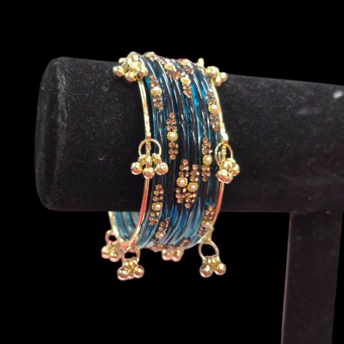 Decorative Clear Glass Bangle set