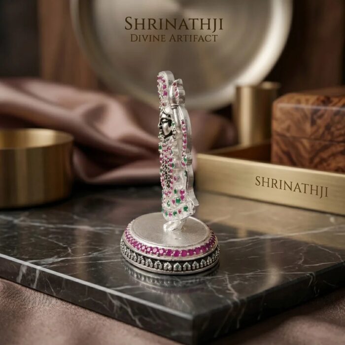 Pure silver idol with embedded zirconia stones
