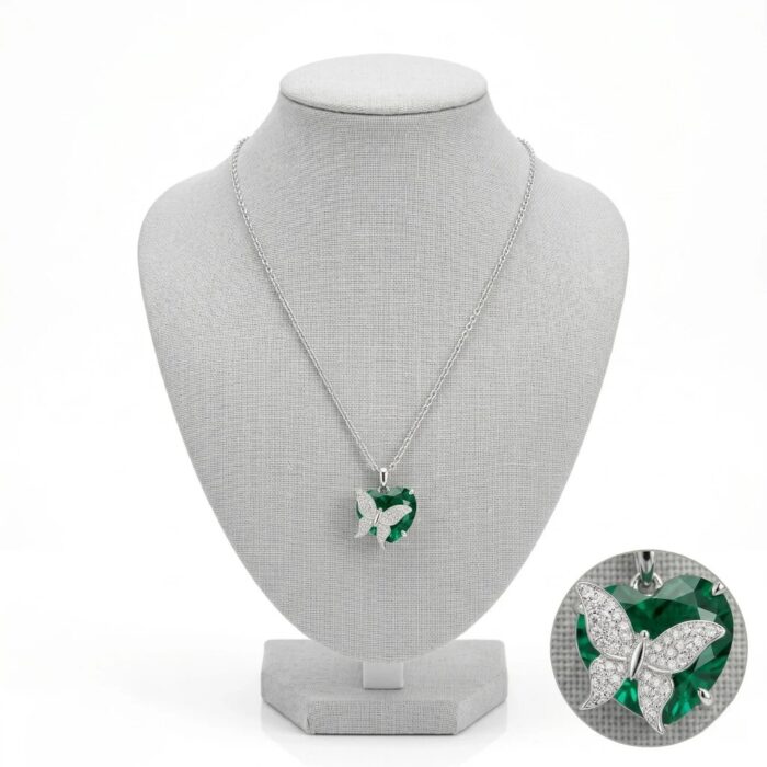 Close up of the heart shaped Zirconia stone pendant | Sterling silver necklace