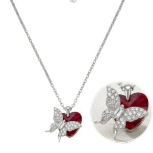 Close up of the heart shaped Zirconia stone pendant | Sterling silver necklace