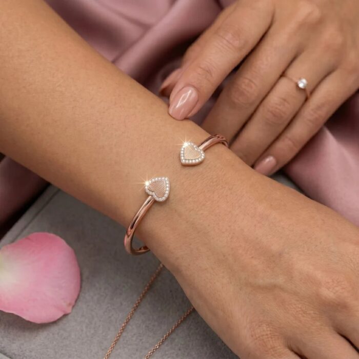 Make your everyday look stand out with this rose gold finish bracelet | Gift for her