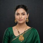Matte gold statement necklace set for women