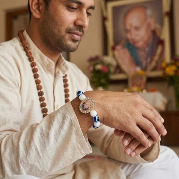 The Divine Guidance Guruji Bracelet - Pack of 5 - Image 4
