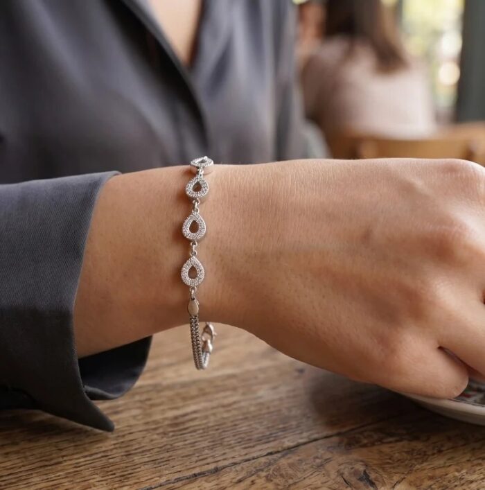 Anti tarnish silver bracelet with zirconia stones