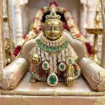 Exquisite Divine Emerald & Cubic Zirconia Deity Necklace (Haar) - Image 3