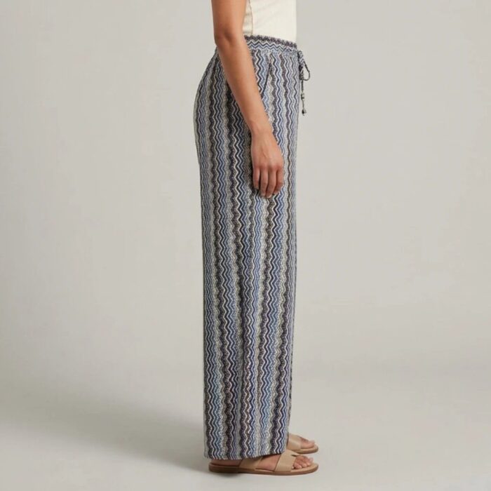 Casual women's palazzo pants in rayon fabric
