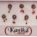 Kanika Maroon & White Pearl Ghungroo Bindi - Image 3